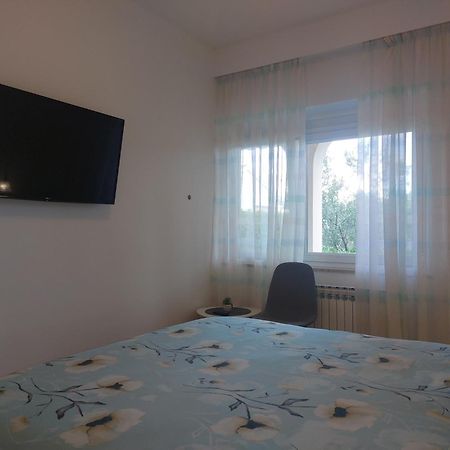 קרק Apartmani Paradiso מראה חיצוני תמונה