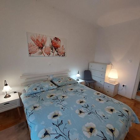 קרק Apartmani Paradiso מראה חיצוני תמונה