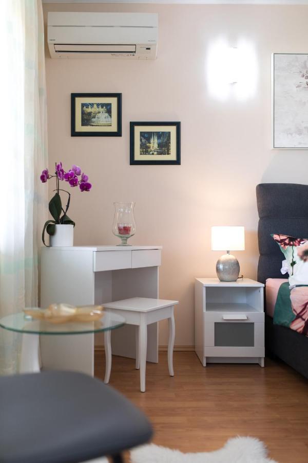 קרק Apartmani Paradiso מראה חיצוני תמונה