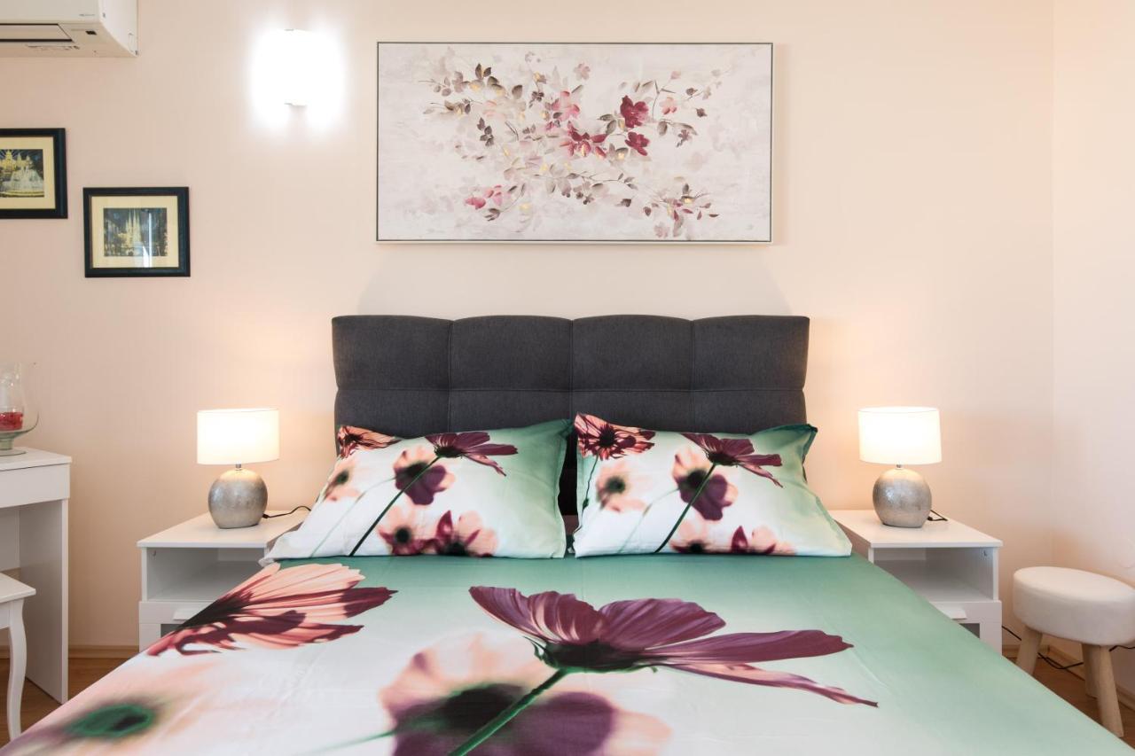 קרק Apartmani Paradiso מראה חיצוני תמונה