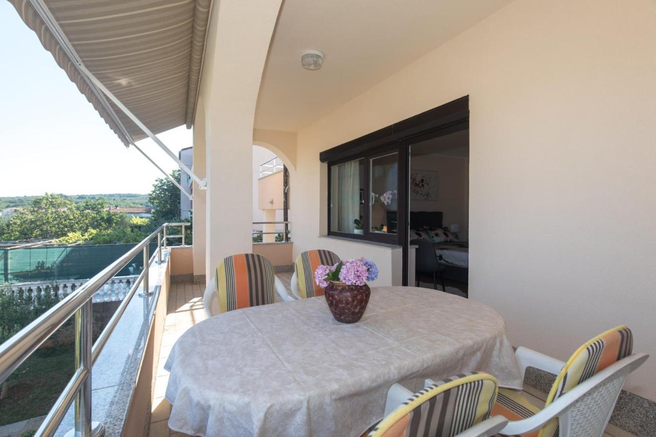 קרק Apartmani Paradiso מראה חיצוני תמונה