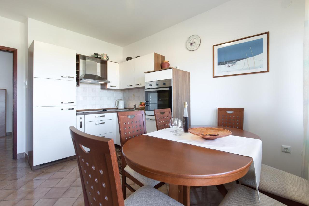 קרק Apartmani Paradiso מראה חיצוני תמונה