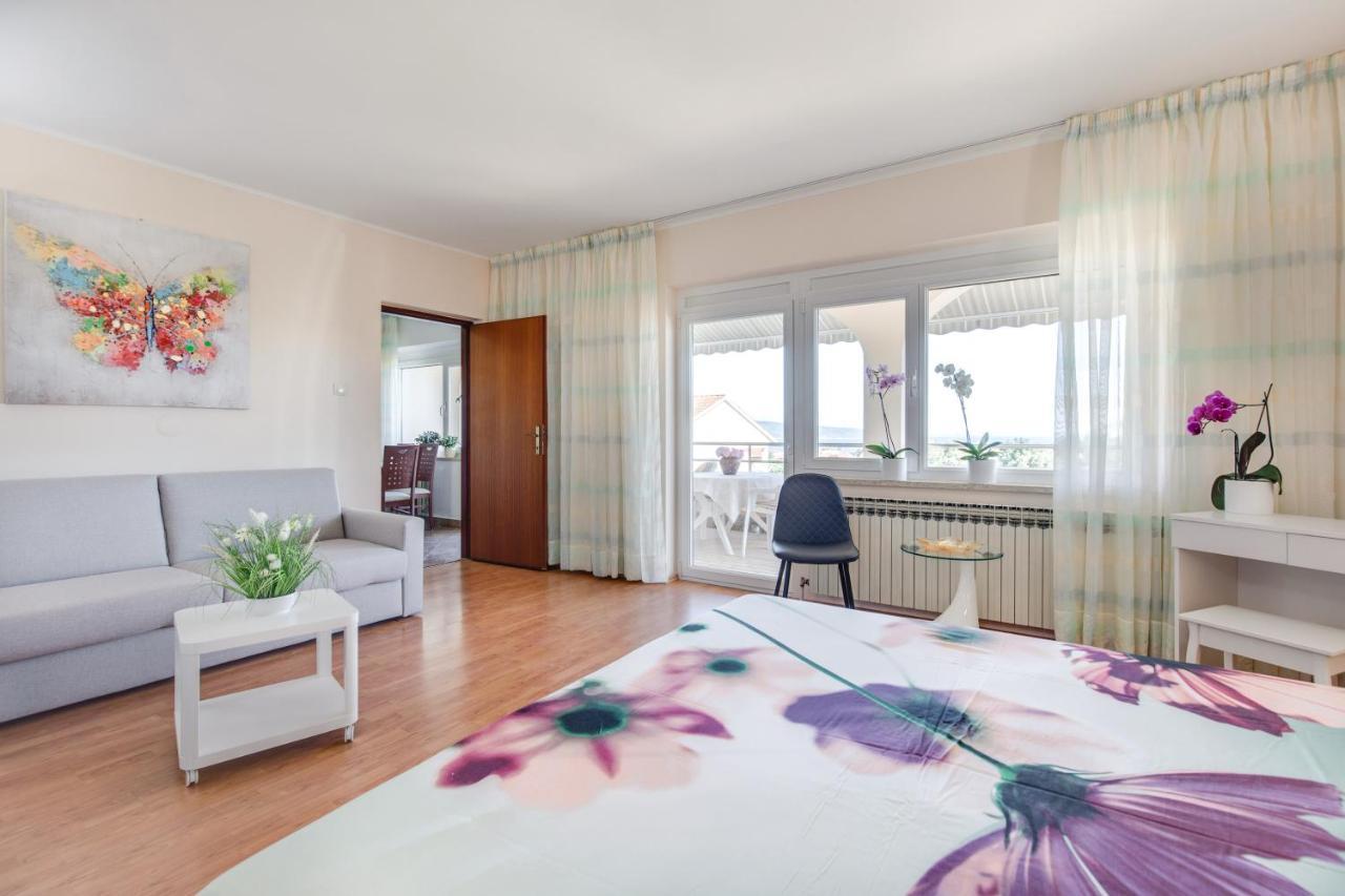 קרק Apartmani Paradiso מראה חיצוני תמונה