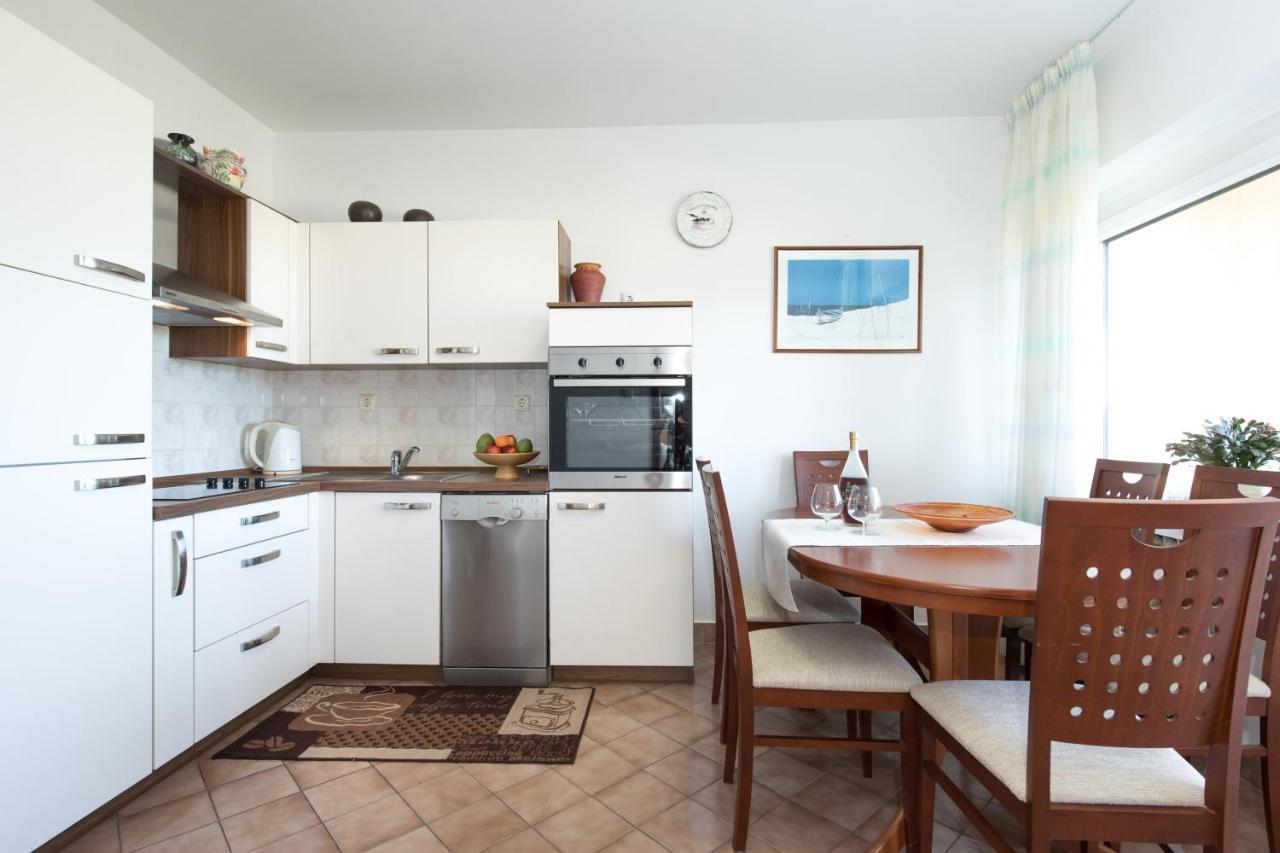 קרק Apartmani Paradiso מראה חיצוני תמונה