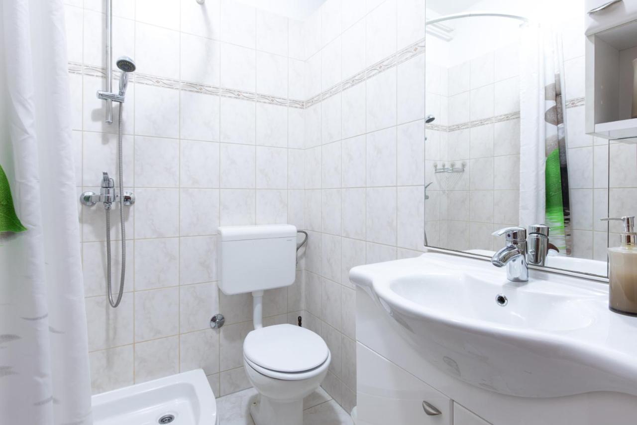 קרק Apartmani Paradiso מראה חיצוני תמונה
