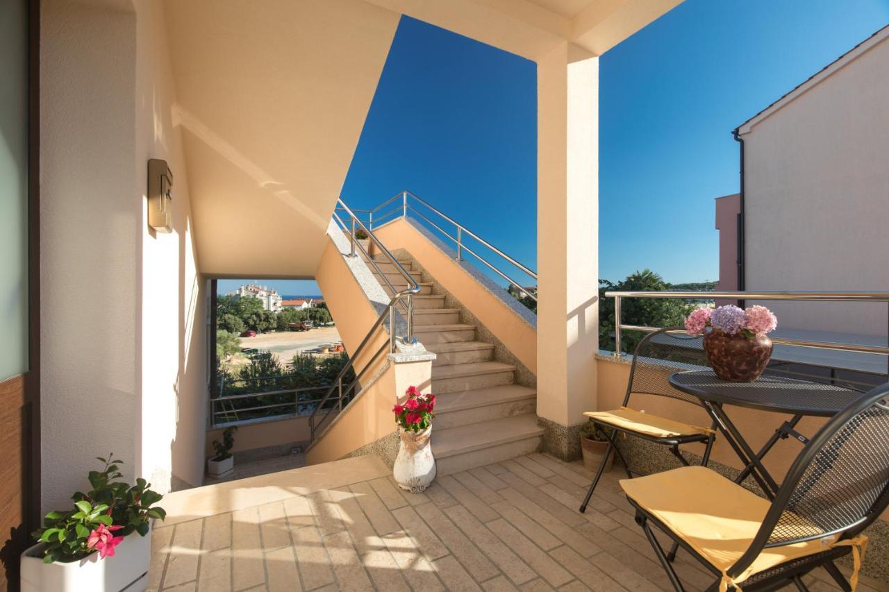 קרק Apartmani Paradiso מראה חיצוני תמונה