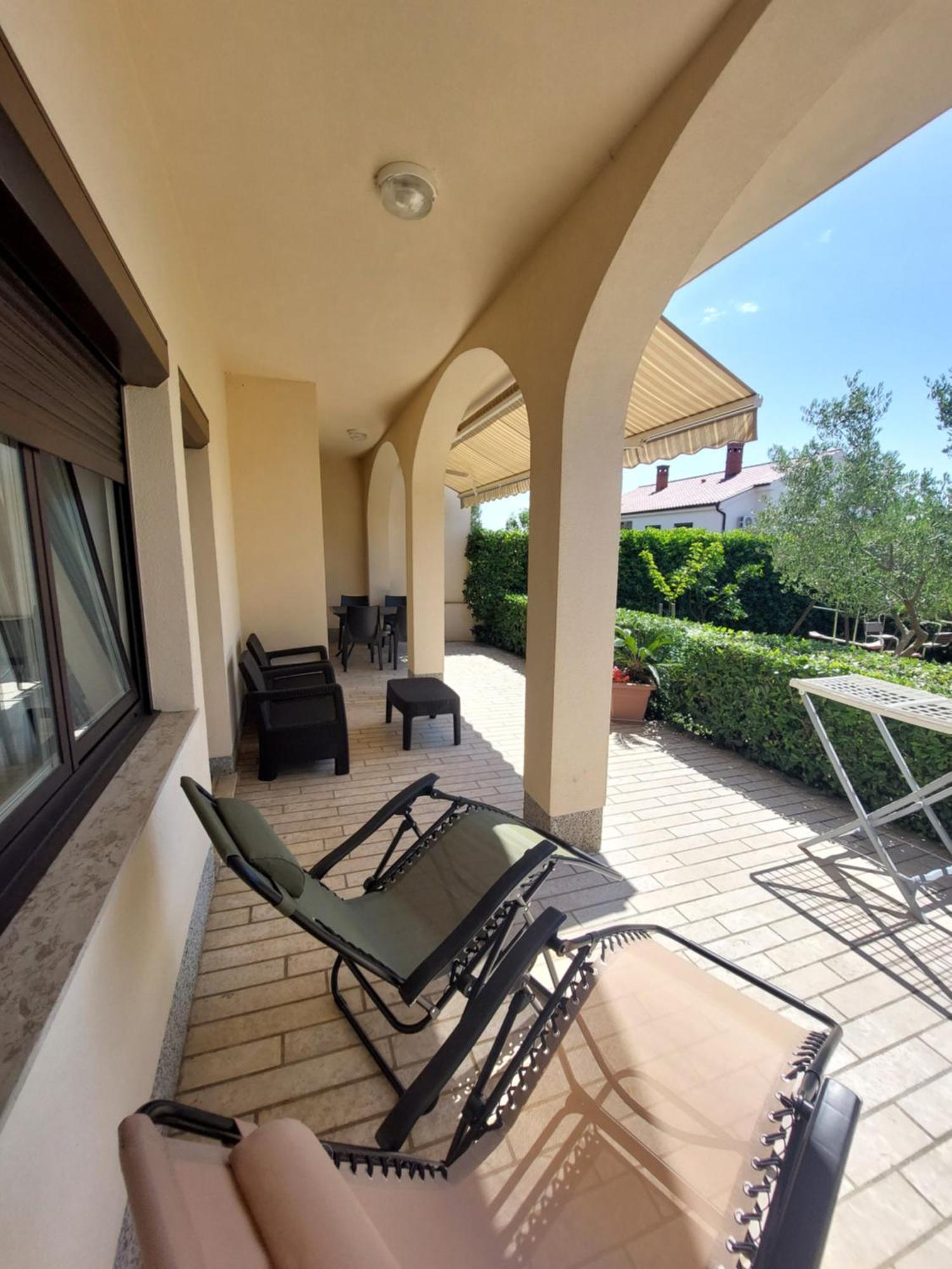 קרק Apartmani Paradiso מראה חיצוני תמונה