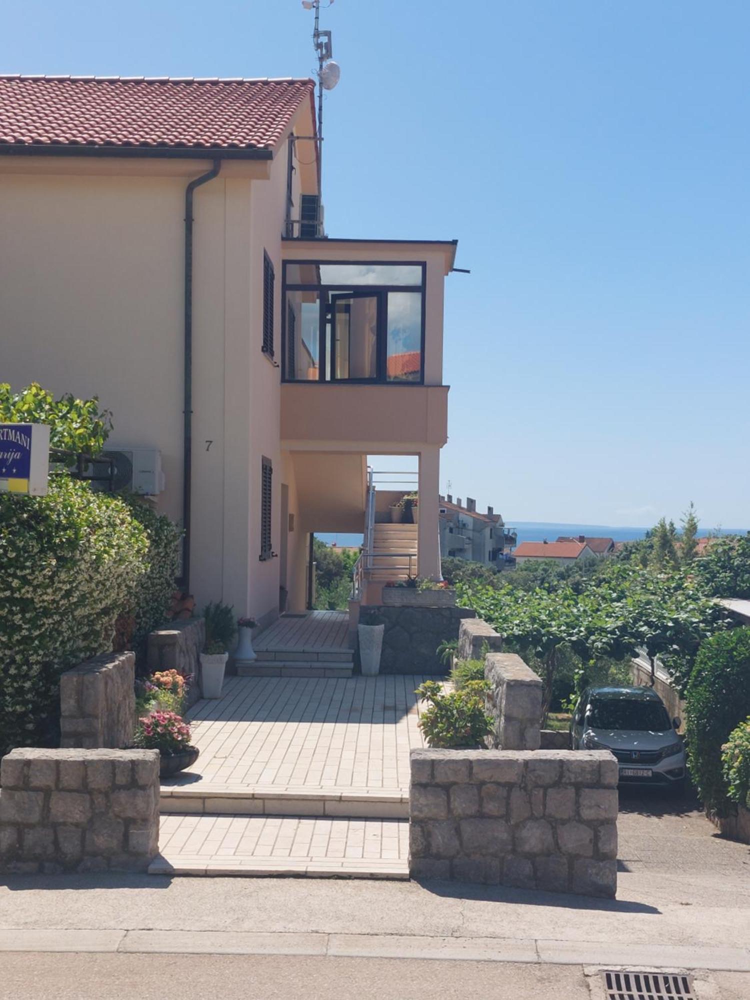קרק Apartmani Paradiso מראה חיצוני תמונה