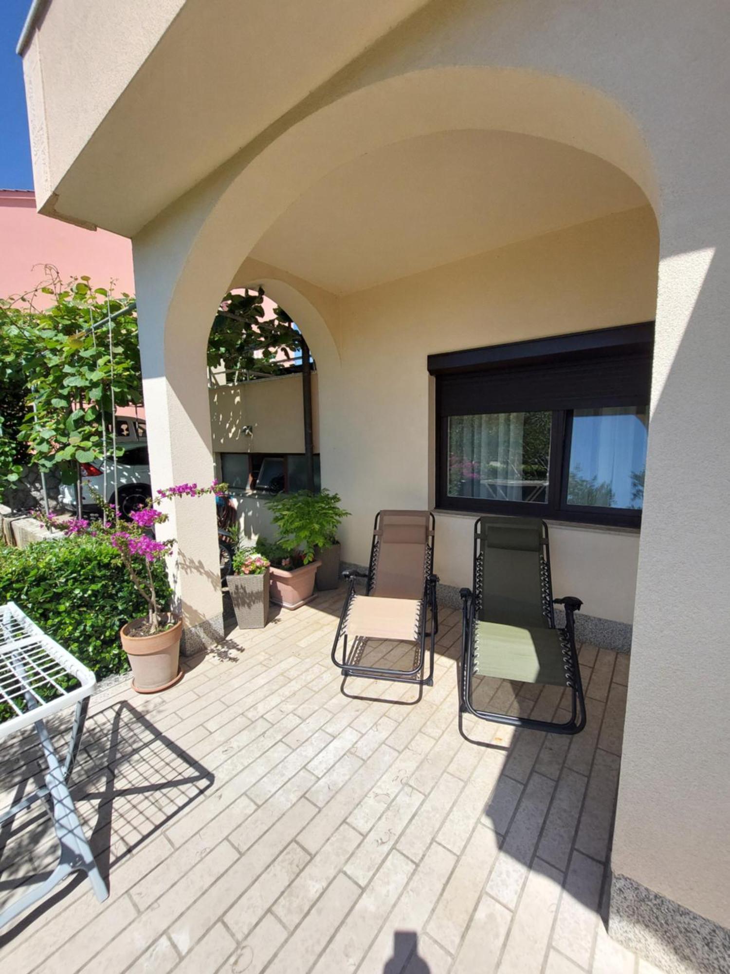 קרק Apartmani Paradiso מראה חיצוני תמונה