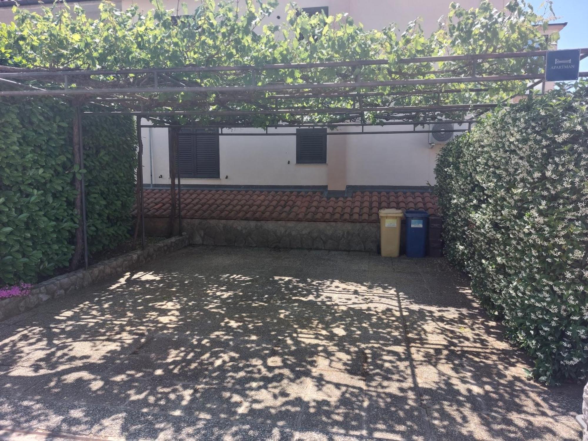 קרק Apartmani Paradiso מראה חיצוני תמונה