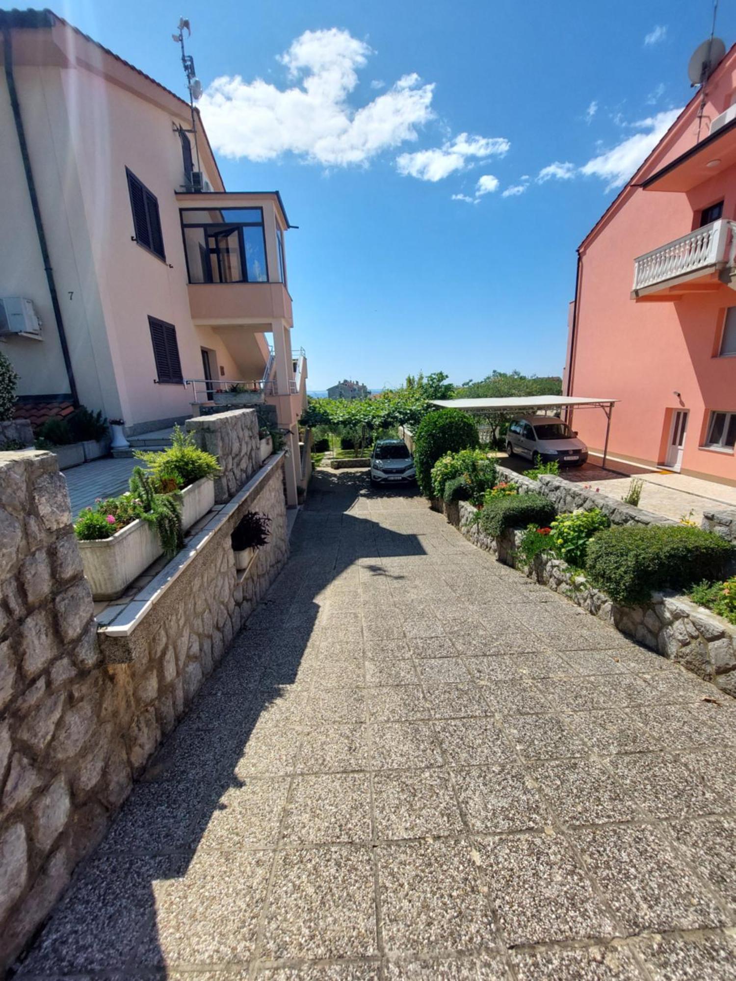 קרק Apartmani Paradiso מראה חיצוני תמונה