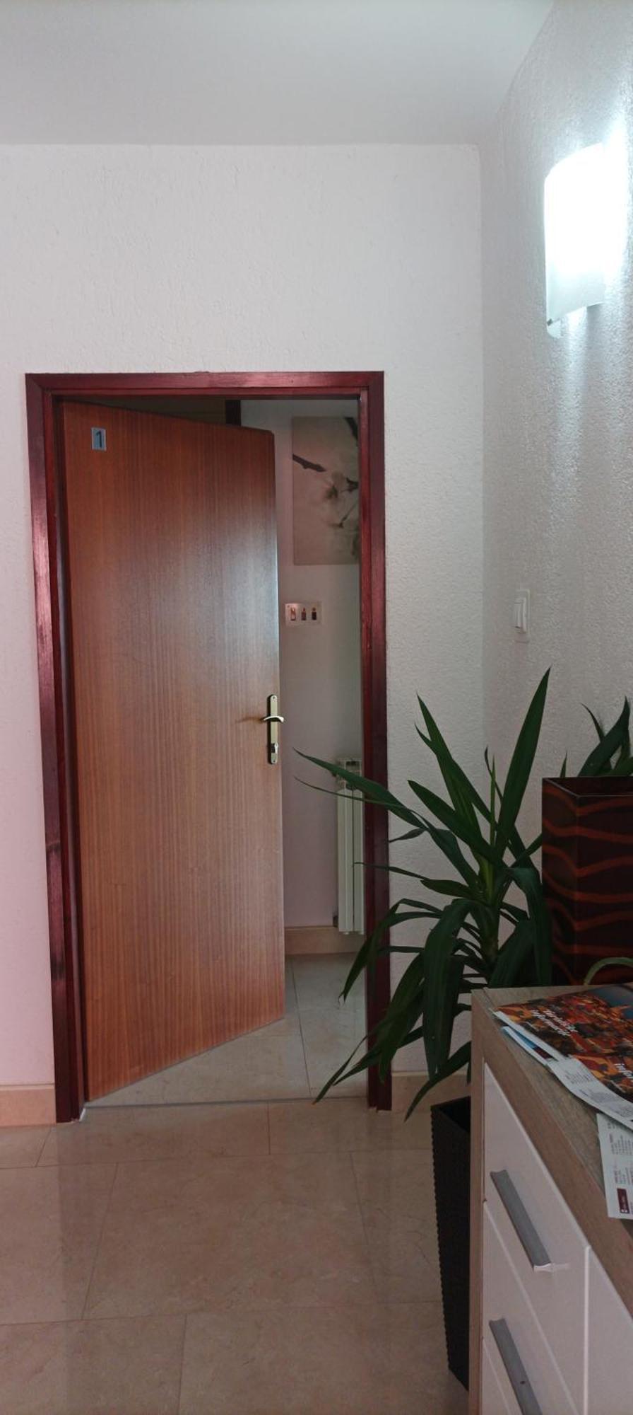 קרק Apartmani Paradiso מראה חיצוני תמונה